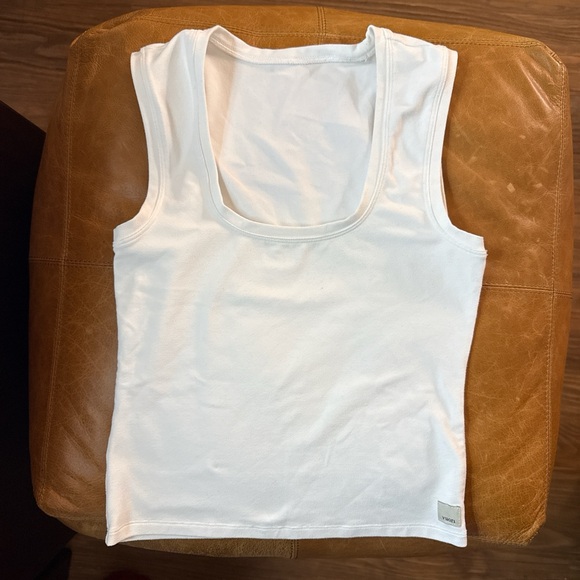 Vuori Tank Set - Picture 2 of 3